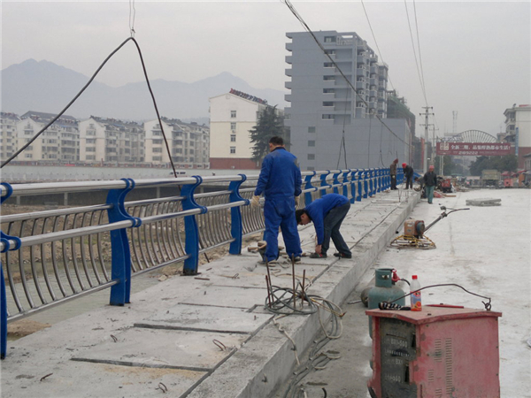 海北不锈钢复合管护栏常见问题及解决方案